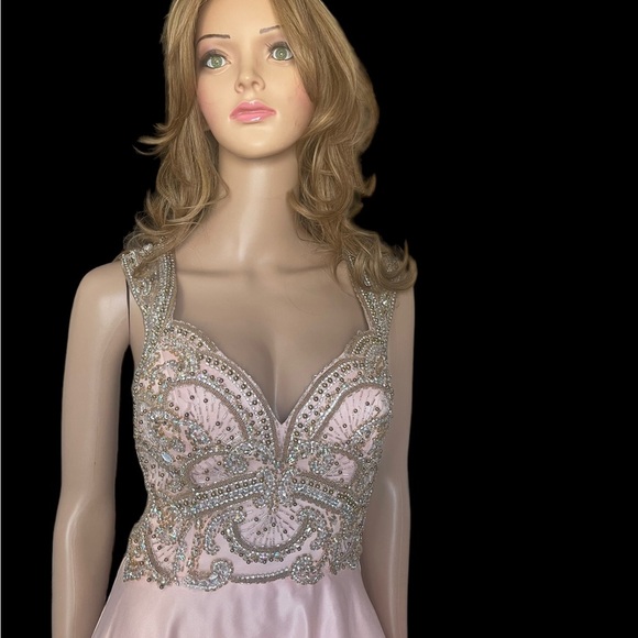 Aspeed Design - Embellished Sweetheart
Neckline Ballgown size XS - Picture 7 of 15